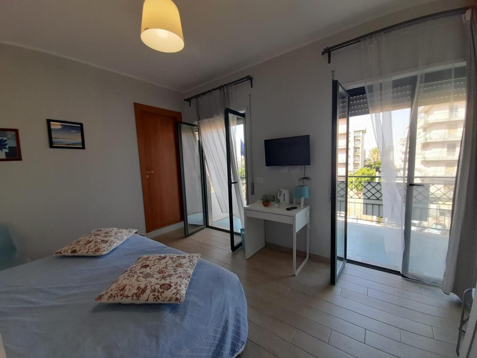 B&B Malo Family Friendly Syracuse ภายนอก รูปภาพ